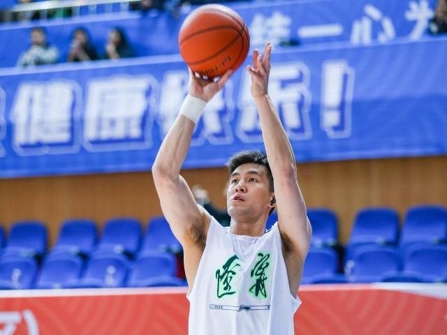 1724784943850079656.jpg 郭艾伦.jpg